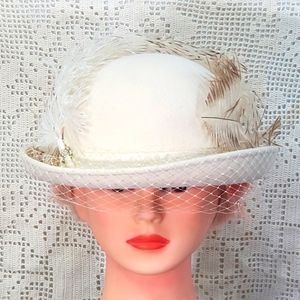 Vintage White wool feather netted hat